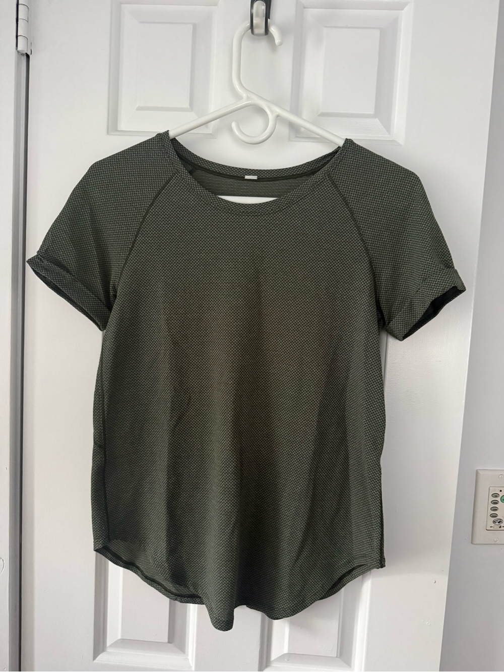 lululemon athletica Olive Green Short Sleeve Crew Tee